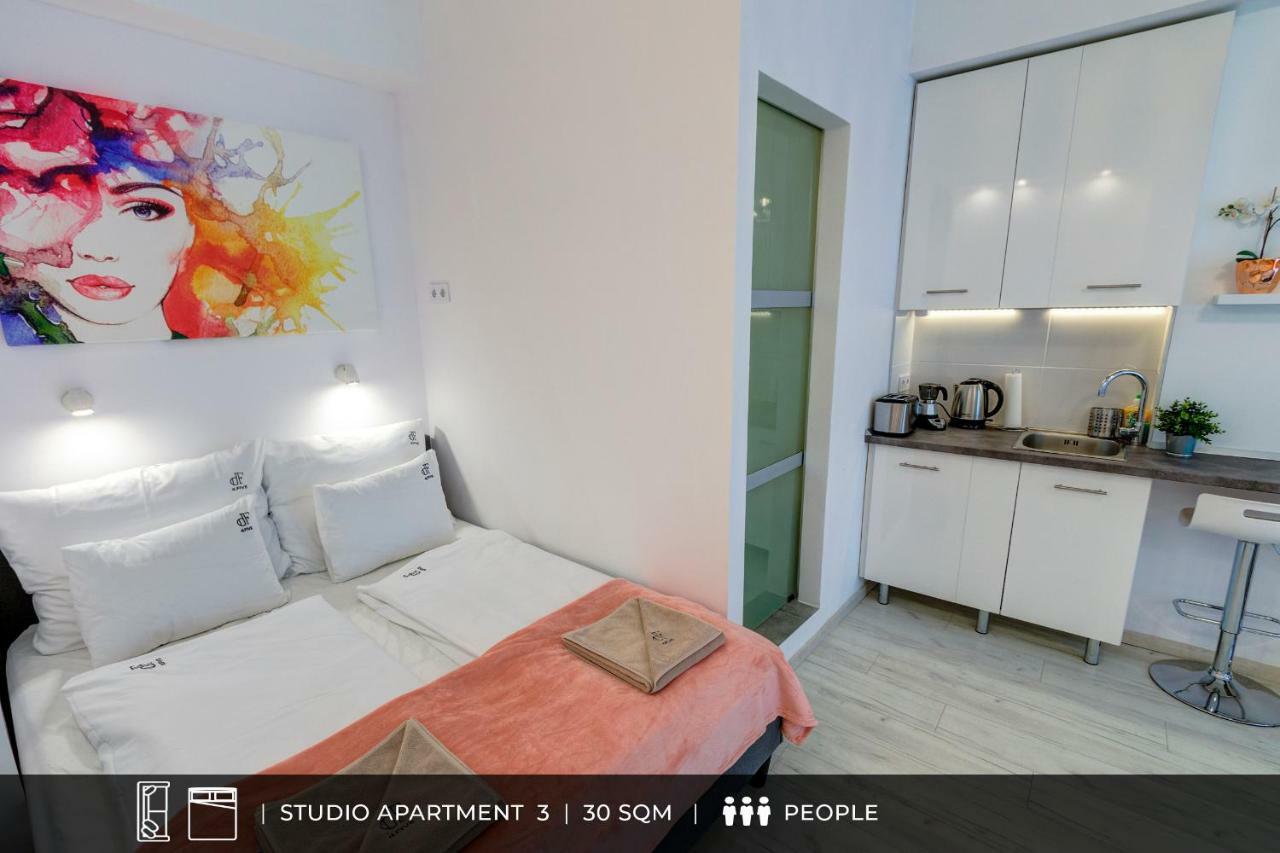 D.five Regi Posta Apartament *